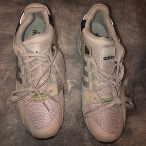 Adidas Equipment Support